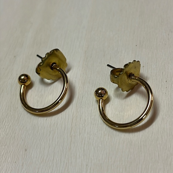 Gold small hoops - Picture 1 of 2